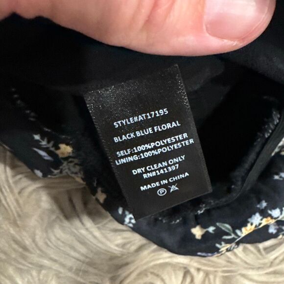 ASTR floral underwire crop top size small - Picture 5 of 6